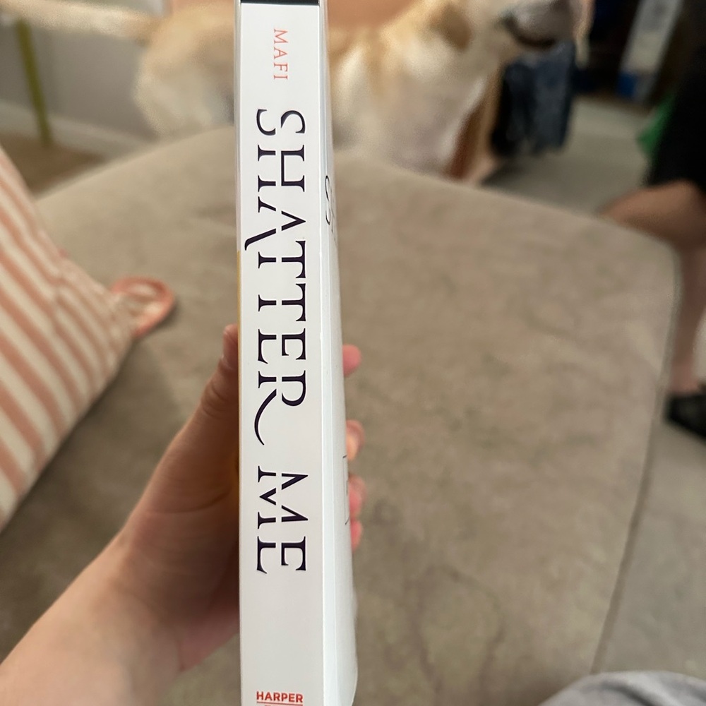 Shatter Me ARC - Picture 2 of 3